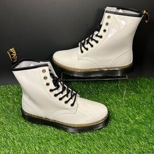 Doc Martens Zavala Combat Boots Women's Size 8 White Leather‎ Lace Up Brand New